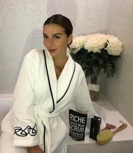 Анна Седокова розповіла про третю весіллі - зірки і знаменитості шоу бізнесу - новини з життя (діти Седокової) Анна Седокова розповіла про третю весіллі - зірки і знаменитості шоу бізнесу - новини з життя