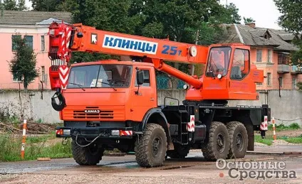 Автокрани і крани на спеціальних шасі - кошти (спеціальних) Автокрани і крани на спеціальних шасі - основні засоби