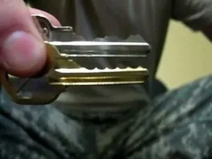 Бампінговий спосіб розтину замків