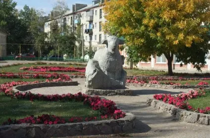 Де в нашій країні знаходиться пам'ятник козі (знаменитої донський пухової) Де в нашій країні знаходиться пам'ятник козі