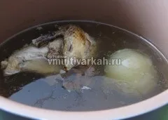 Борщ з куркою в мультиварці рецепт смачного борщу з домашньою птицею, готуємо в мультиварці (борщ з куркою в мультиварці) Борщ з куркою в мультиварці рецепт смачного борщу з домашньою птицею, готуємо в мультиварці