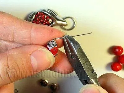 Браслет серце в руках майстер-клас по збірці біжутерії (серце) Браслет серце в руках майстер-клас по збірці біжутерії