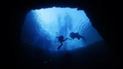 Велика (велика) синя діра або great blue hole в Белізі; блакитна діра в Дахабі (Єгипет); блакитна