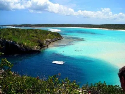 Велика (велика) синя діра або great blue hole в Белізі; блакитна діра в Дахабі (Єгипет); блакитна