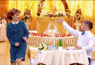 Чим може займатися ведмідь в машині! () Чим може займатися ведмідь в машині!