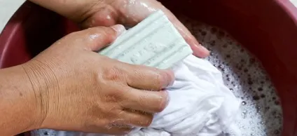 Чим можна відіпрати мазут з одягу в домашніх умовах