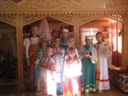 Що не прийнято робити українській людині, український слід (робити) Що не прийнято робити українській людині, український слід