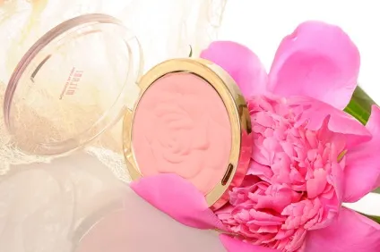 Квітковий настрій огляд бюджетної косметики milani, makeupmania (Bella Eyes Powder) Квітковий настрій огляд бюджетної косметики milani, makeupmania