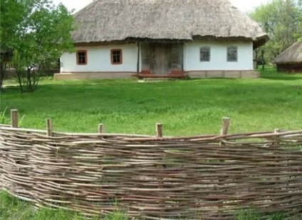 Дерев'яні паркани - фото, варіанти красивого і оригінального дизайну (паркани) Дерев'яні паркани - фото, варіанти красивого і оригінального дизайну