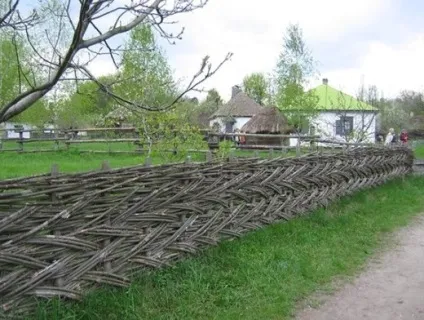 Дерев'яні паркани - фото, варіанти красивого і оригінального дизайну (дизайну) Дерев'яні паркани - фото, варіанти красивого і оригінального дизайну