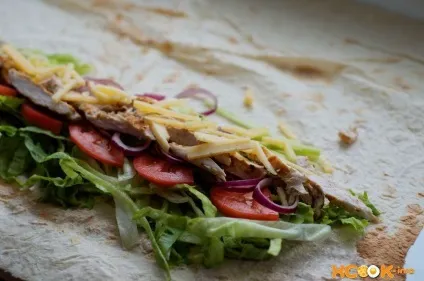 Домашня шаурма - рецепт з фото її приготування з куркою в лаваші (рецепт) Домашня шаурма - рецепт з фото її приготування з куркою в лаваші