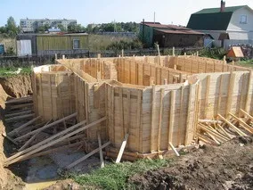 Фундамент з цокольним поверхом відео-інструкція по монтажу своїми руками, особливо конструкцій з (фундамент з цокольним поверхом фундаментних блоків проекти) Фундамент з цокольним поверхом відео-інструкція по монтажу своїми руками, особливо конструкцій з