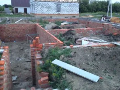 Фундамент з цокольним поверхом пристрій і як зробити своїми руками (поверхом) Фундамент з цокольним поверхом пристрій і як зробити своїми руками