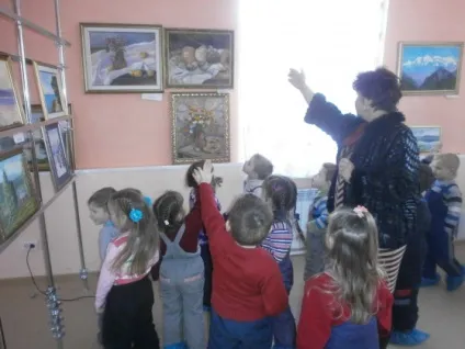 Екскурсія на виставку картин самодіяльних художників в рамках проекту «я малюю, як хочу» (для педагогів) Екскурсія на виставку картин самодіяльних художників в рамках проекту «я малюю, як хочу»