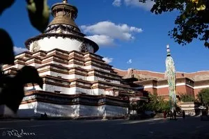 Міста Тибету гьянце, пам'ятки Тибету, ступа Кумбум, тур в тибет (ступа) Міста Тибету гьянце, пам'ятки Тибету, ступа Кумбум, тур в тибет