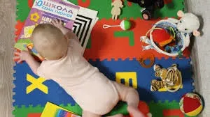 Ігри з дитиною в 2 місяці - чим зайняти малюка (дитиною) Ігри з дитиною в 2 місяці - чим зайняти малюка