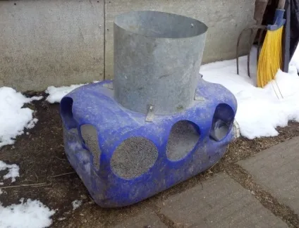 Інструкції по виготовленню своїми руками різних годівниць для курей (руками) Інструкції по виготовленню своїми руками різних годівниць для курей
