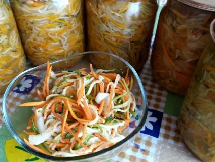 Кабачки по корейськи - рецепти як приготувати кабачки по-корейськи смачно і просто (по-корейськи) Кабачки по корейськи - рецепти як приготувати кабачки по-корейськи смачно і просто
