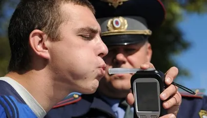 Як довести співробітникові ГИБДД, що ви не пили за кермом - відповідальність за водіння в нетверезому (пили) Як довести співробітникові ГИБДД, що ви не пили за кермом - відповідальність за водіння в нетверезому