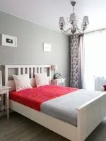Які штори підійдуть до зелених шпалерах