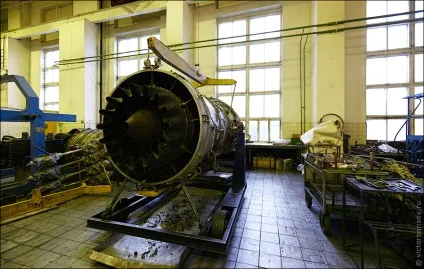 Як обслуговують та ремонтують літаки, як це зроблено