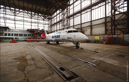 Як обслуговують та ремонтують літаки, як це зроблено