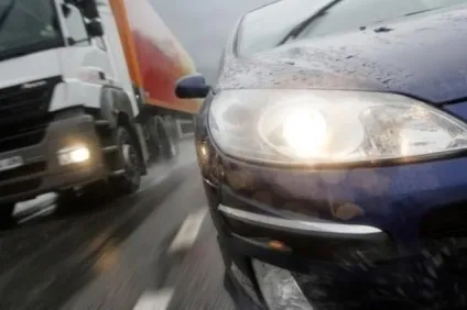 Як правильно перебудовуватися на дорозі в потоці - легка справа (забувати званої «мертвої) Як правильно перебудовуватися на дорозі в потоці - легка справа