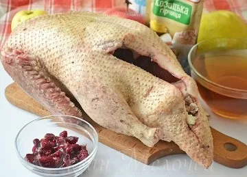 Гусь в духовці з яблуками покроковий рецепт з фото, океан дрібниць (покроковий) Гусь в духовці з яблуками покроковий рецепт з фото, океан дрібниць