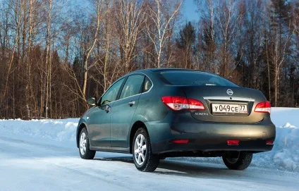 Ігноруємо українські дороги з новим седаном nissan almera (almera) Ігноруємо українські дороги з новим седаном nissan almera