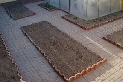 Грядки на дачі, оформляємо красиво своїми руками, фото