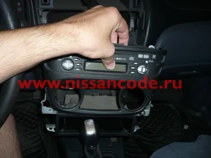 Як зняти штатну магнітолу nissan almera (n16) (магнітолу) Як зняти штатну магнітолу nissan almera (n16)