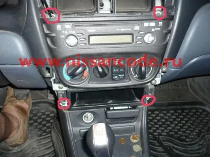 Як зняти штатну магнітолу nissan almera (n16) (nissan) Як зняти штатну магнітолу nissan almera (n16)