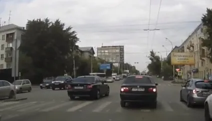 Як тепер їздити рух по Малишева після виділення смуги для автобусів перетворився на хаос