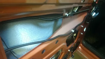 Як виконується шумоізоляція дверей на калині