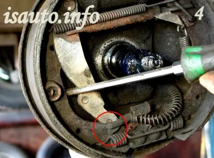 Як замінити задні гальмівних колодок на автомобілях daewoo lanos, (деу ланос), sens, (сенс) (автоматичного регулятора зазору) Як замінити задні гальмівних колодок на автомобілях daewoo lanos, (деу ланос), sens, (сенс)