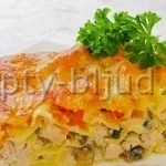 Картопля з куркою і грибами у вершковому соусі
