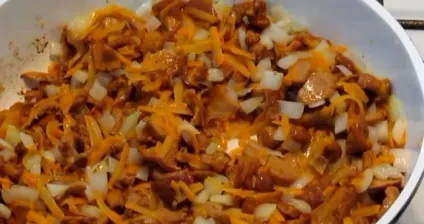 Картопля з грибами (з м'ясом, під майонезом) в духовці рецепти (духовці) Картопля з грибами (з м'ясом, під майонезом) в духовці рецепти
