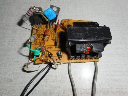 Китайський електронний трансформатор taschibra tra25