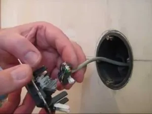 Комп'ютерна розетка rj45 підключення і монтаж на стіну (комп'ютерної розетки) Комп'ютерна розетка rj45 підключення і монтаж на стіну