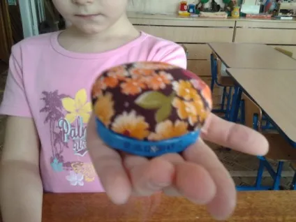 Конспект заняття з ручної праці «подарунок мамі« игольница »(для вихователів) Конспект заняття з ручної праці «подарунок мамі« игольница »