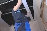 Інструкція, як зробити рейкова стеля самостійно (рейковий) Інструкція, як зробити рейкова стеля самостійно
