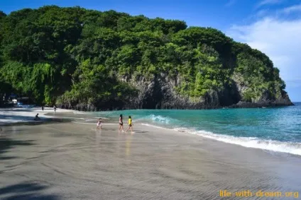 Гарний пляж на сході бали - white sand beach, він же virgin beach (красивий) Гарний пляж на сході бали - white sand beach, він же virgin beach