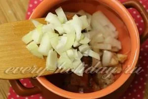 Курка з чорносливом в духовці в горщиках, рецепт з фото (чорнослив) Курка з чорносливом в духовці в горщиках, рецепт з фото