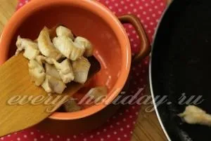 Курка з чорносливом в духовці в горщиках, рецепт з фото (вода) Курка з чорносливом в духовці в горщиках, рецепт з фото