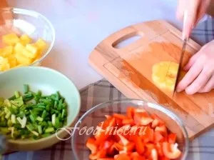Курка з ананасом - рецепт класичний покроковий (класичний) Курка з ананасом - рецепт класичний покроковий