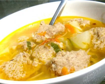 Курячі фрикадельки для супу