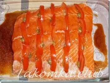 Лосось запечений з помідорами в духовці (лосось) Лосось запечений з помідорами в духовці