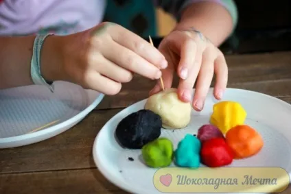 Ліплення з мастики