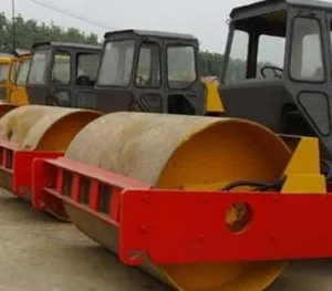 Машини для ущільнення грунтів