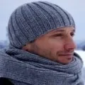 Майстер-клас з в'язання жіночої шапки спицями, за инетом